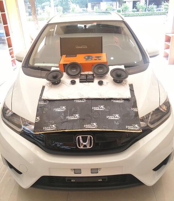 本田飛度入門(mén)汽車(chē)音響喇叭升級(jí)歌劇世家