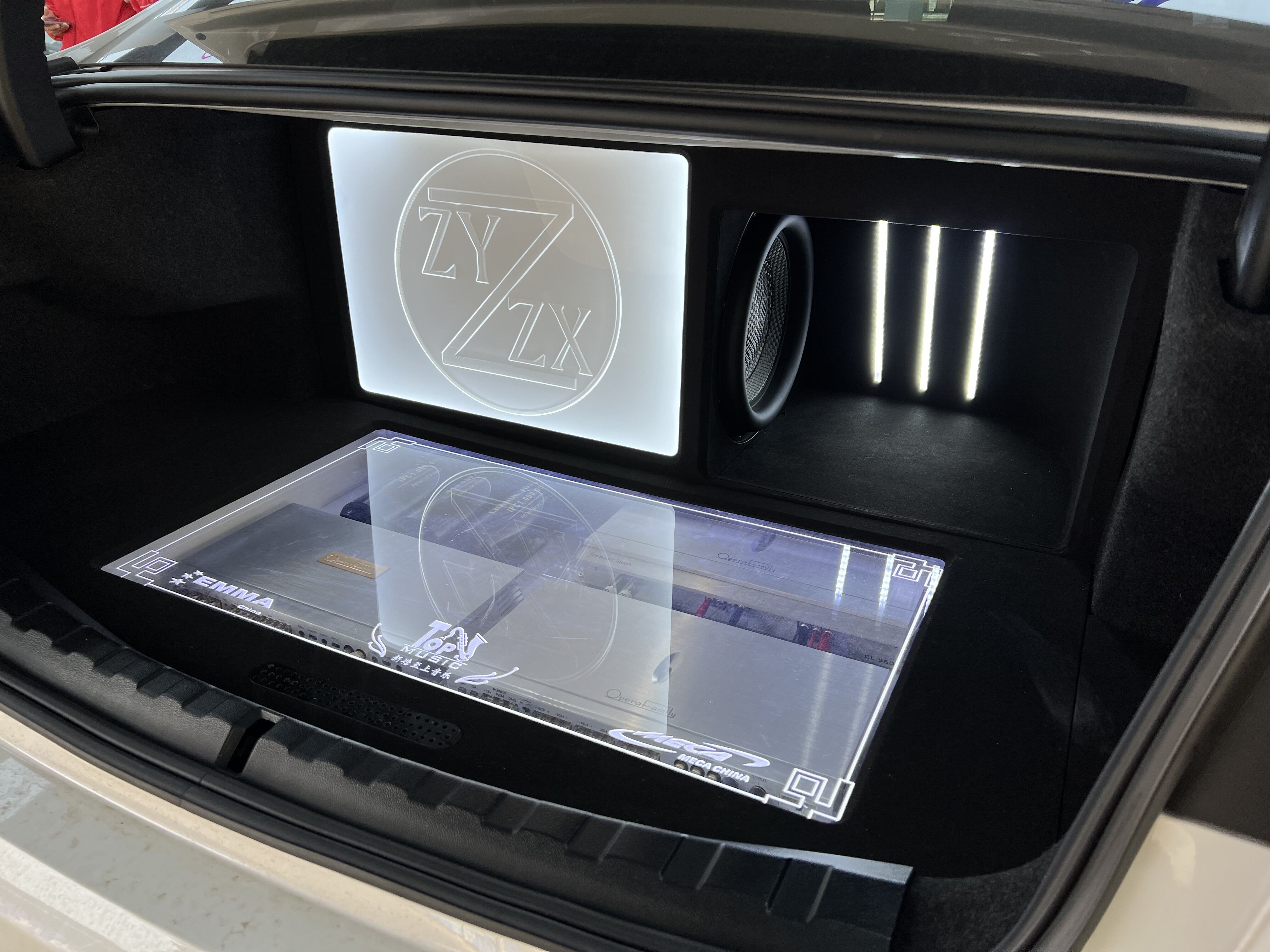 歌劇世家專業(yè)音改方案 這下子寶馬325Li的音質(zhì)有救了！