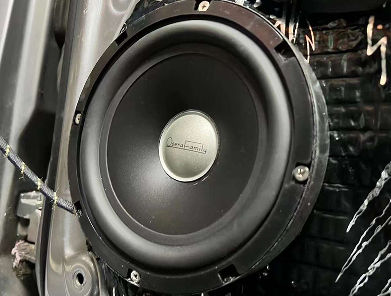 大眾polo改裝歌劇世家音響 簡改6單元坐享輕奢靚聲！