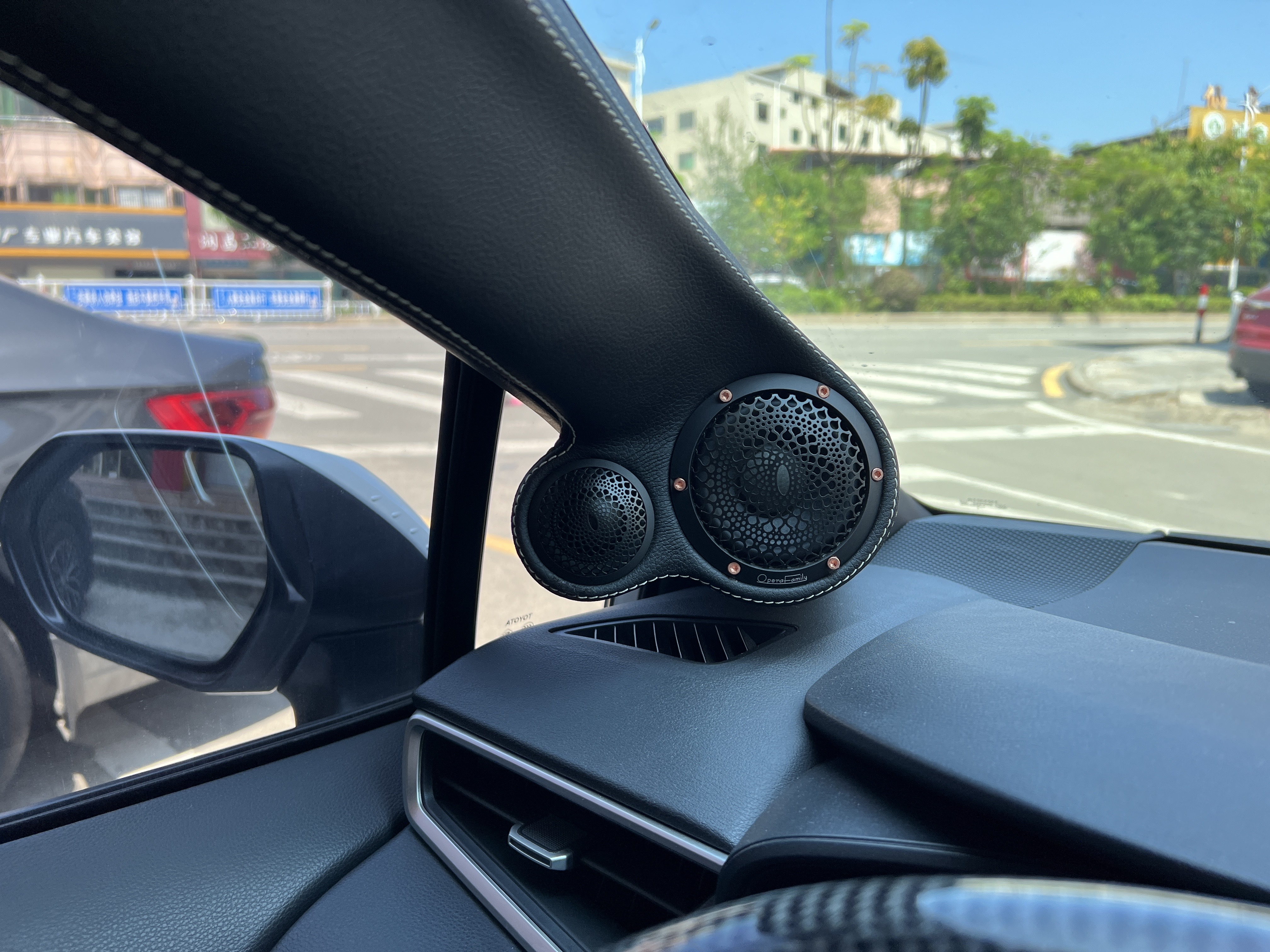 厲害了，豐田雷凌改裝成這樣，每天都像開新...