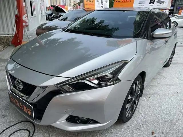 日產(chǎn)藍鳥改裝歌劇世家音響 車主說：終于找...