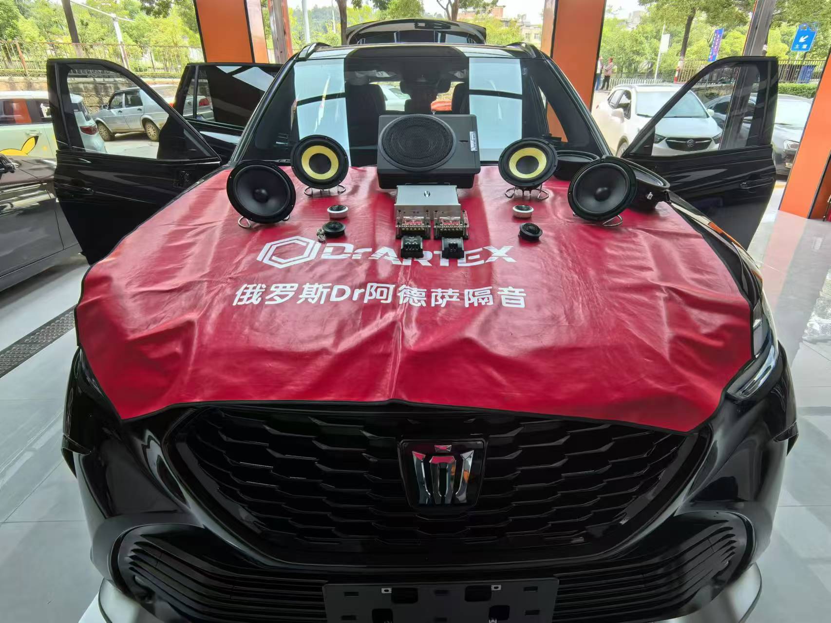 豐田皇冠陸放音響升級，享受音樂的純粹！